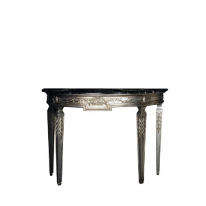 Alexandra Venecia console